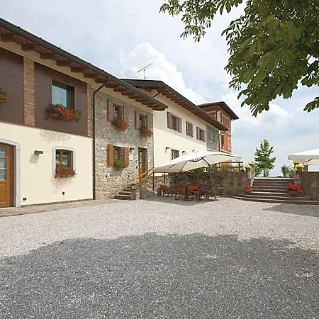 ベッド・アンド・ブレックファスト Agrituristico Corte San Biagio Corno di Rosazzo